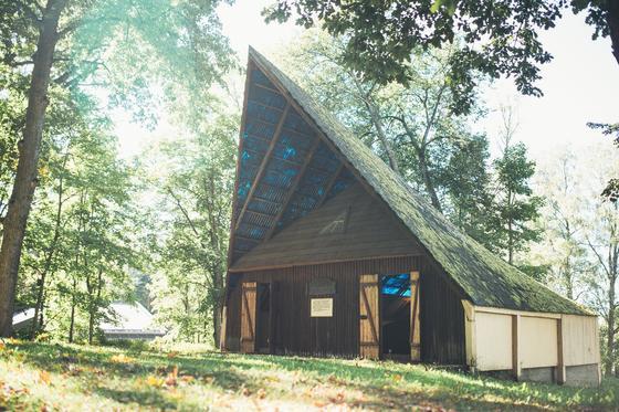 Burial mound exhibition and a Sone Age hut in Palūšė 12
