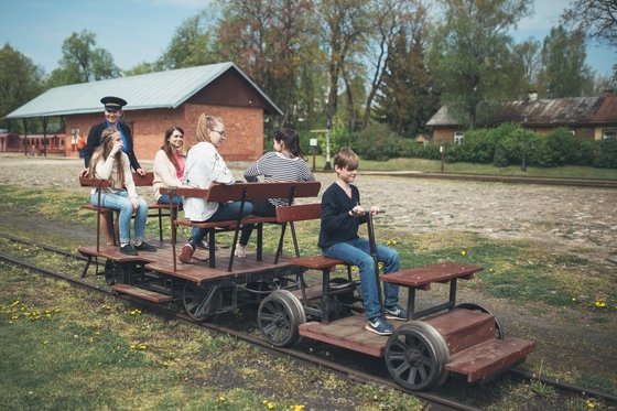 Поездки на Узкоколейке и музей узкоколейной железной дороги 36